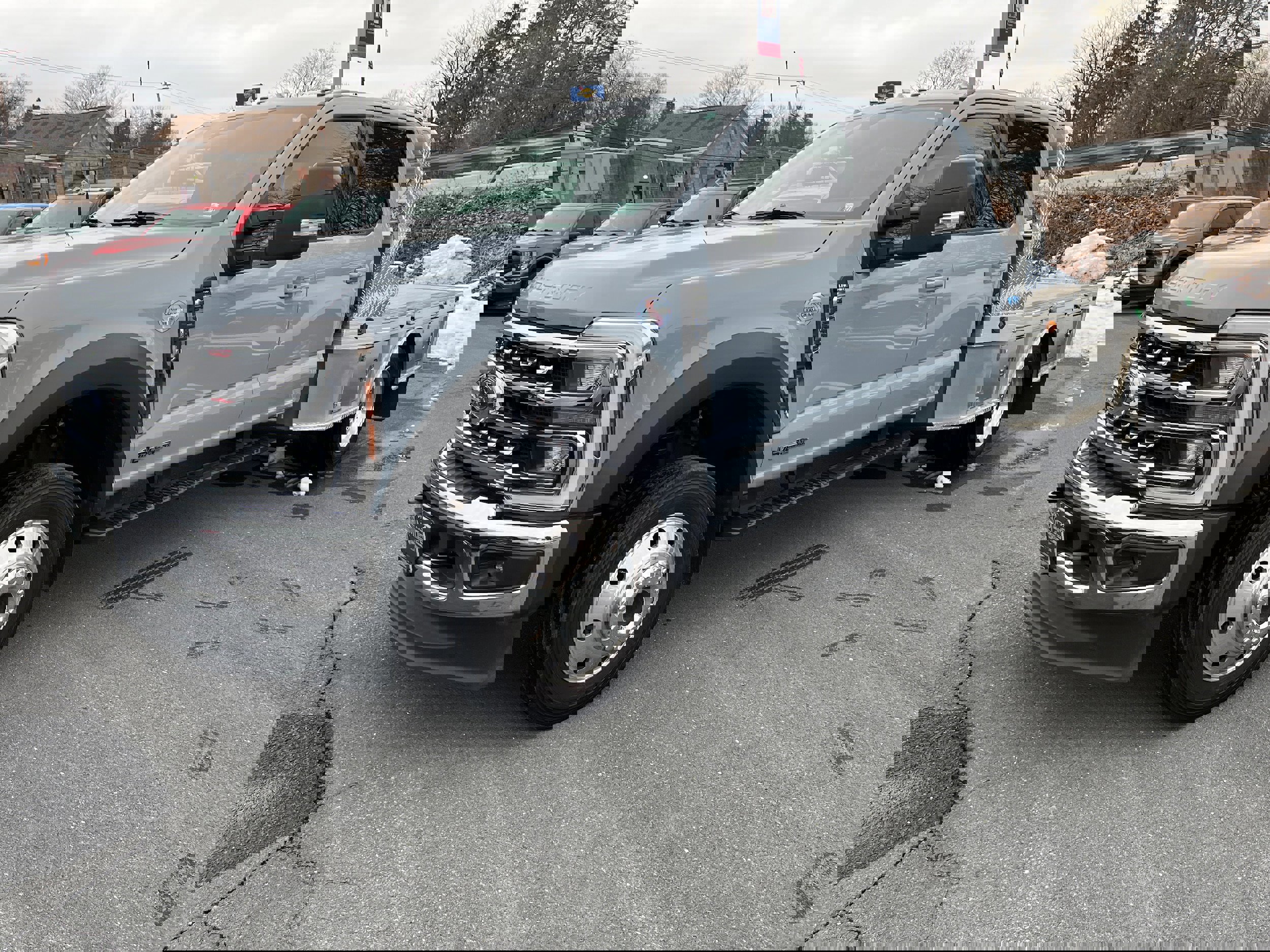 Certified 2025 Ford F550 Lariat image 3