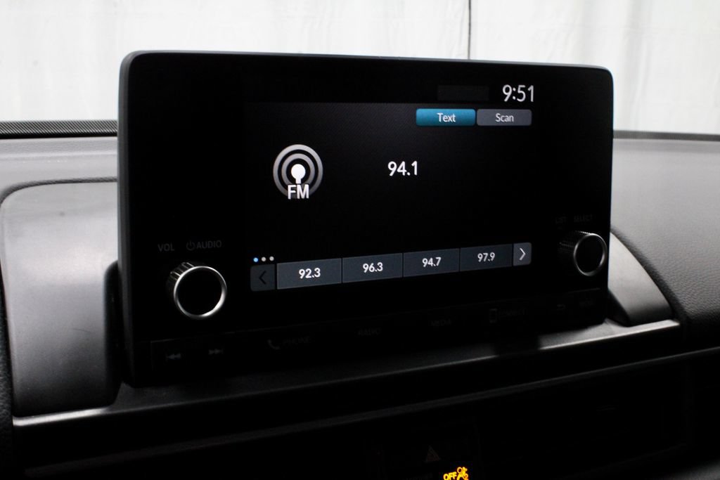 Used 2025 Honda Pilot Sport image 3