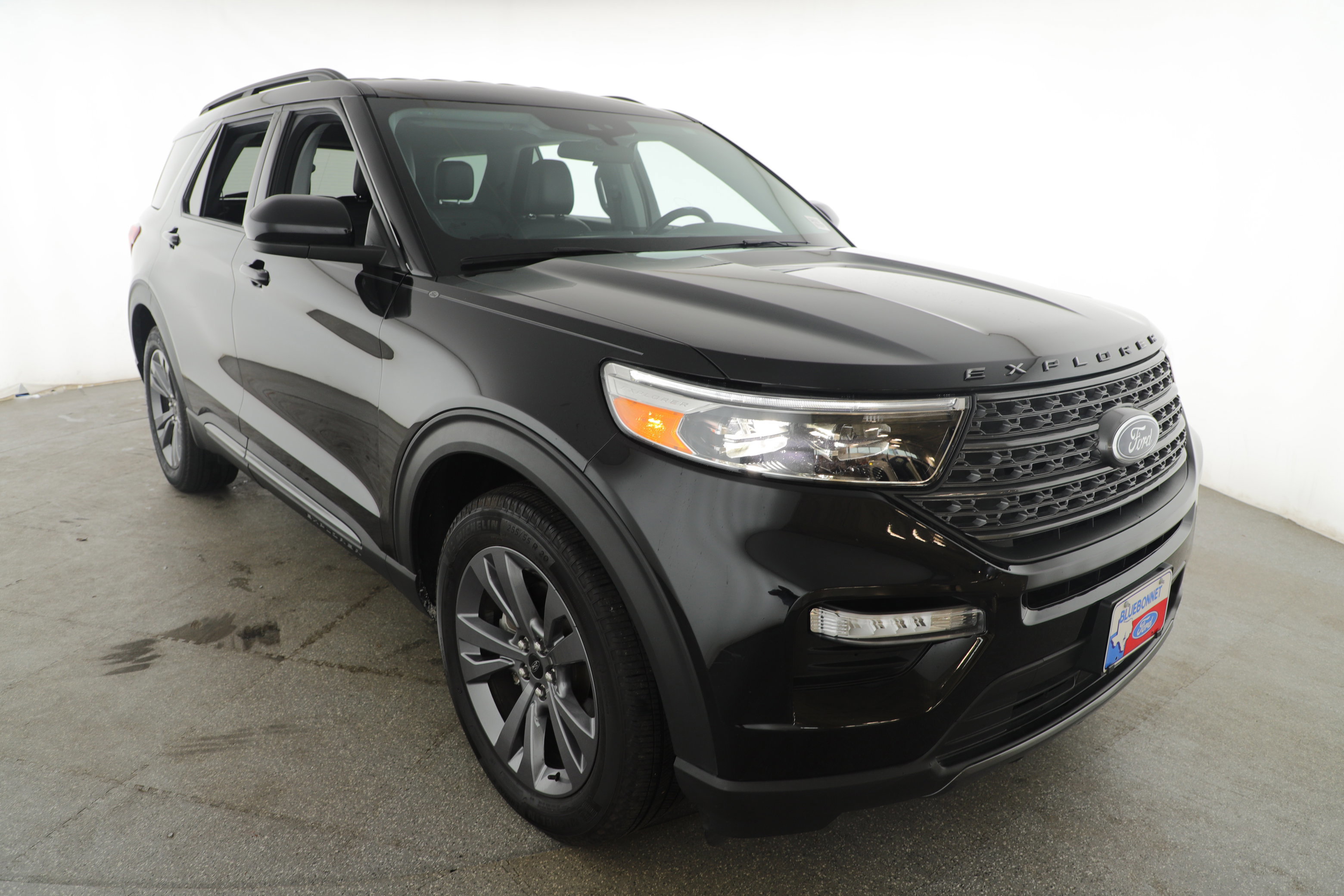 Certified 2024 Ford Explorer XLT w/ Equipment Group 202A image 3