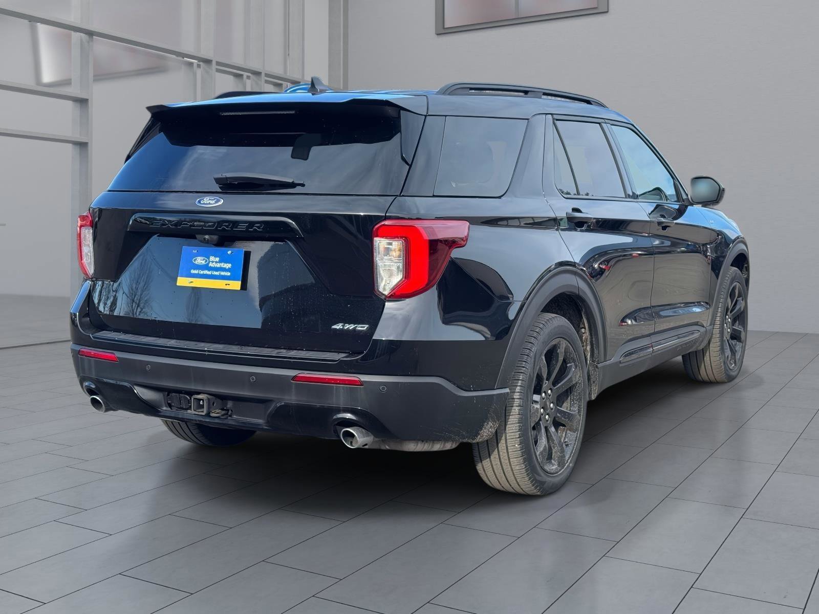Certified 2023 Ford Explorer ST-Line w/ Class IV Trailer Tow Package image 3