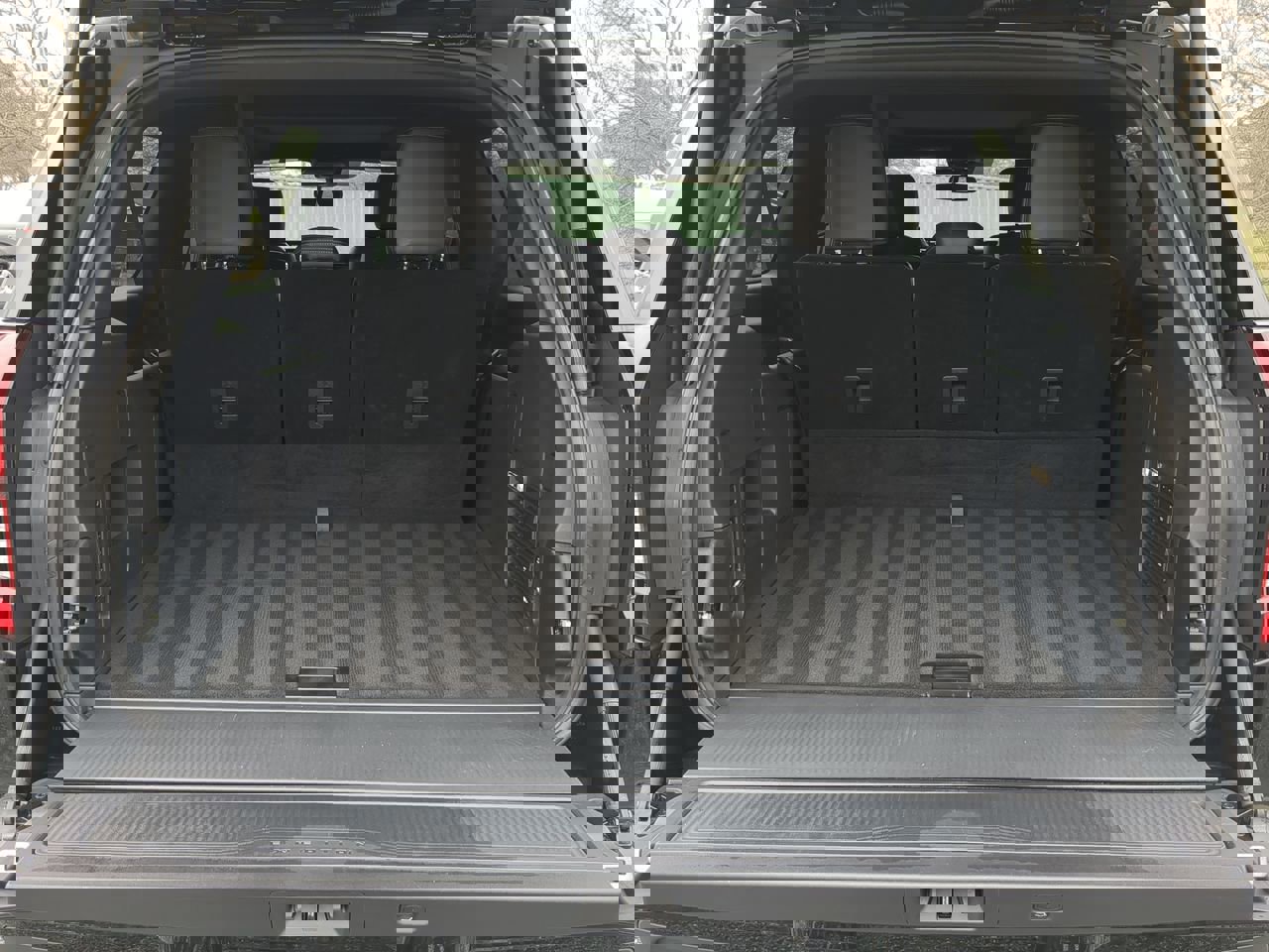 Certified 2025 Ford Expedition Max Platinum w/ Stealth Appearance Package image 11