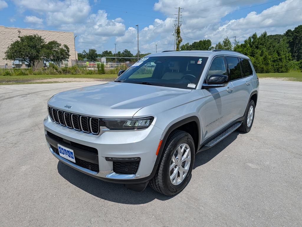 Used 2023 Jeep Grand Cherokee L Limited w/ Luxury Tech Group II AWD/4WD image 4