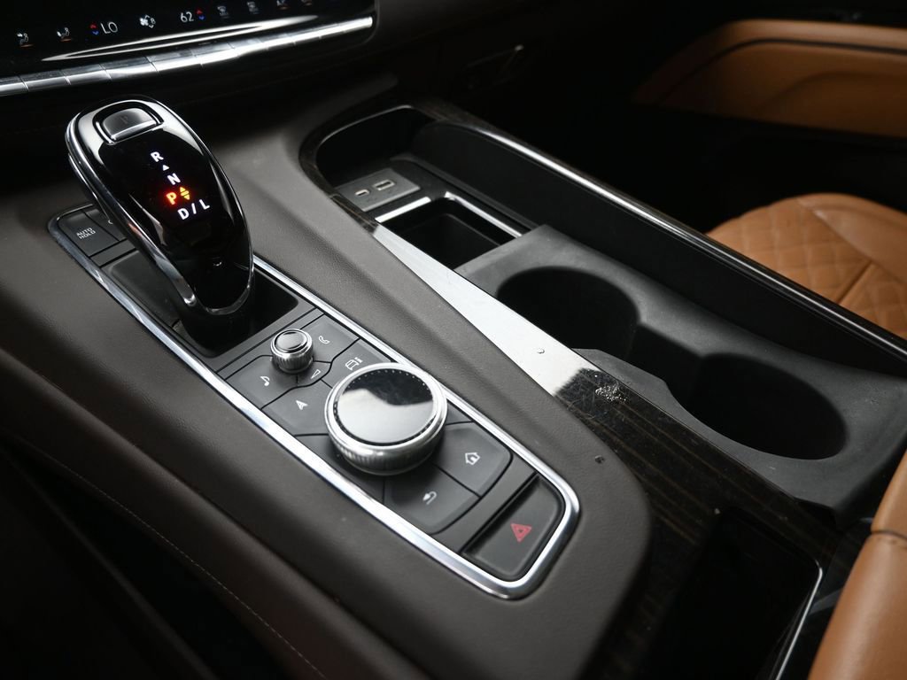 Used 2023 Cadillac Escalade ESV Premium Luxury image 31