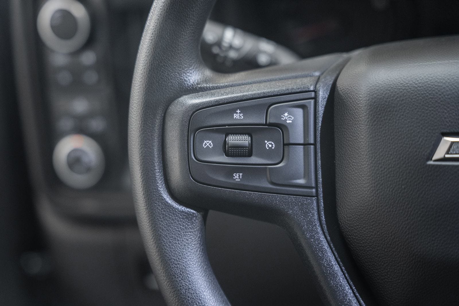 Used 2025 Chevrolet Silverado 1500 Custom Trail Boss w/ Dark Appearance Package AWD/4WD image 36