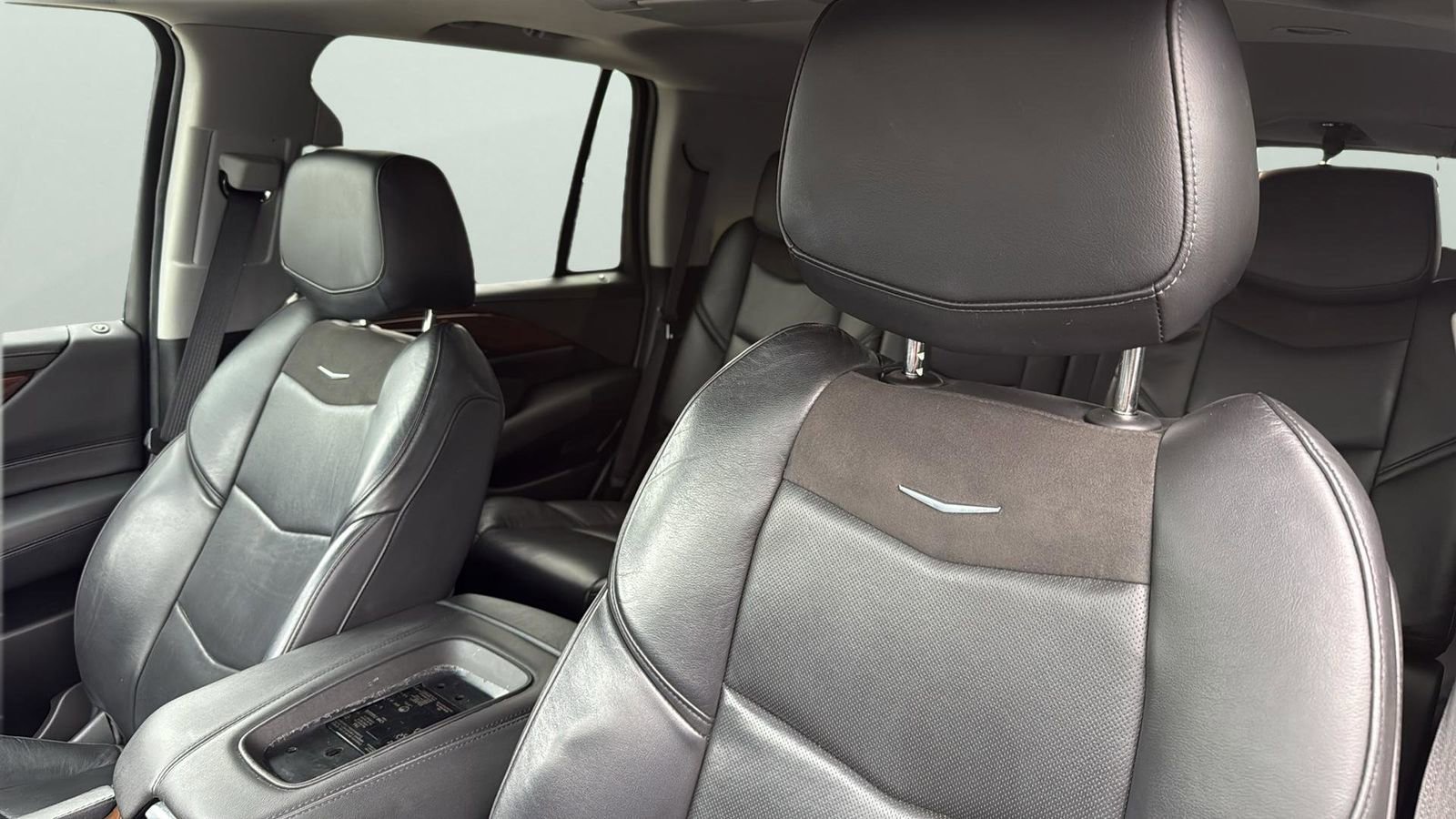 Used 2019 Cadillac Escalade Luxury image 10