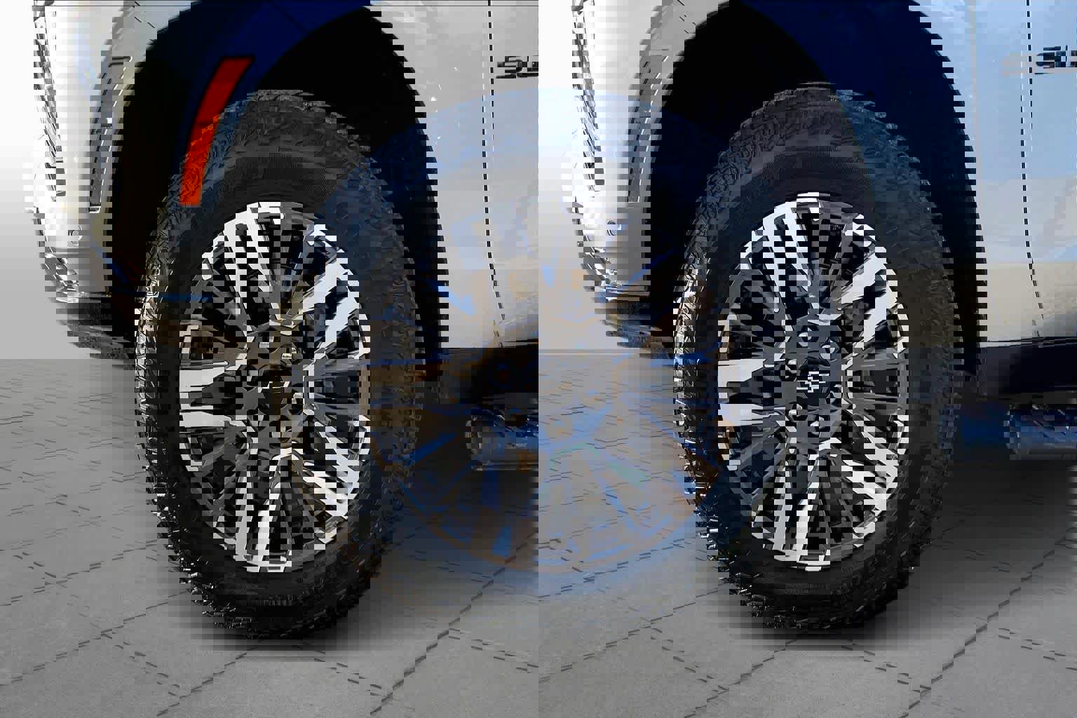 Used 2025 Chevrolet Suburban Z71 w/ Comfort Package image 12