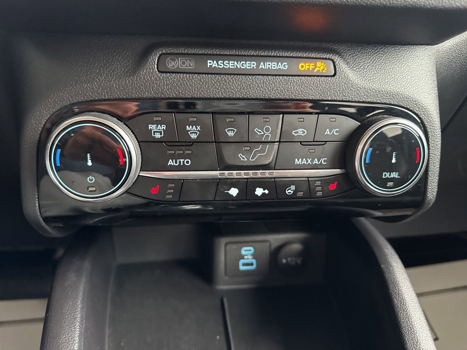 Certified 2022 Ford Escape SEL w/ SEL Stealth AWD Package image 33