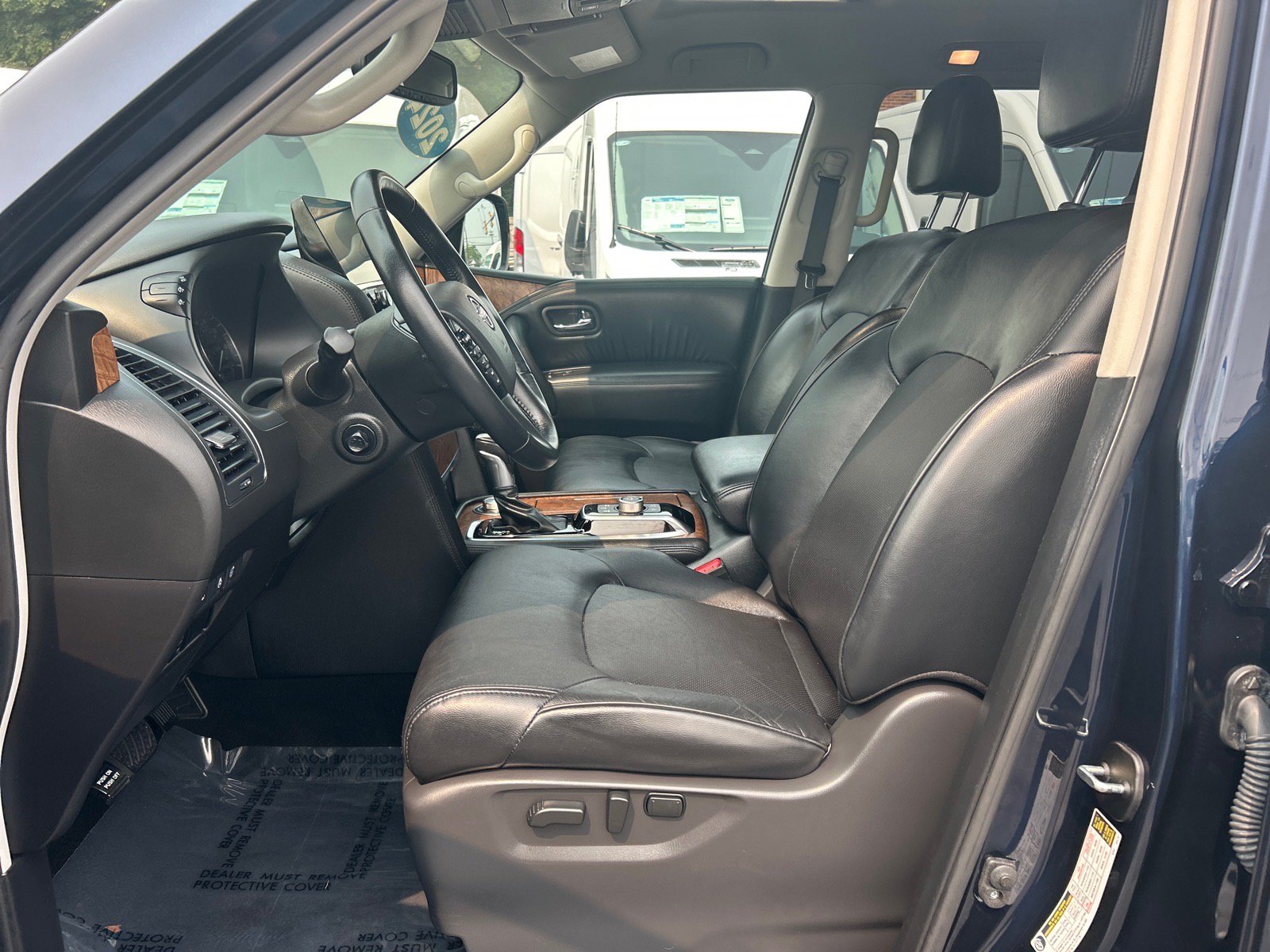 Used 2024 Nissan Armada SL w/ Captain's Chairs Package AWD/4WD image 9