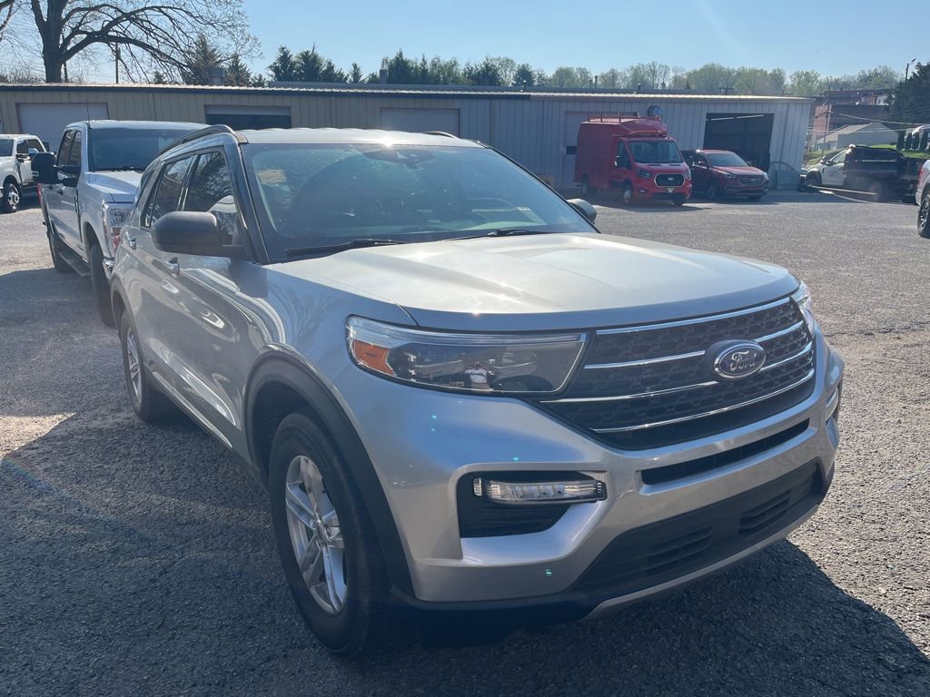 Certified 2022 Ford Explorer XLT w/ Equipment Group 202A image 2