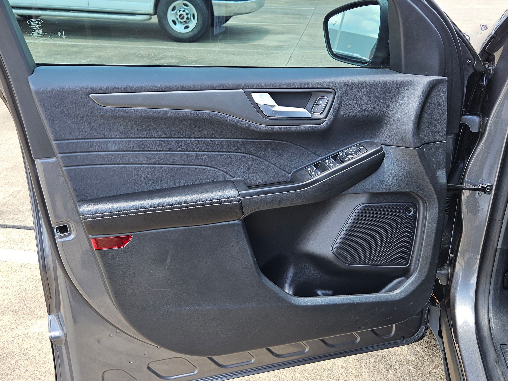 Certified 2025 Ford Escape SE FWD image 14