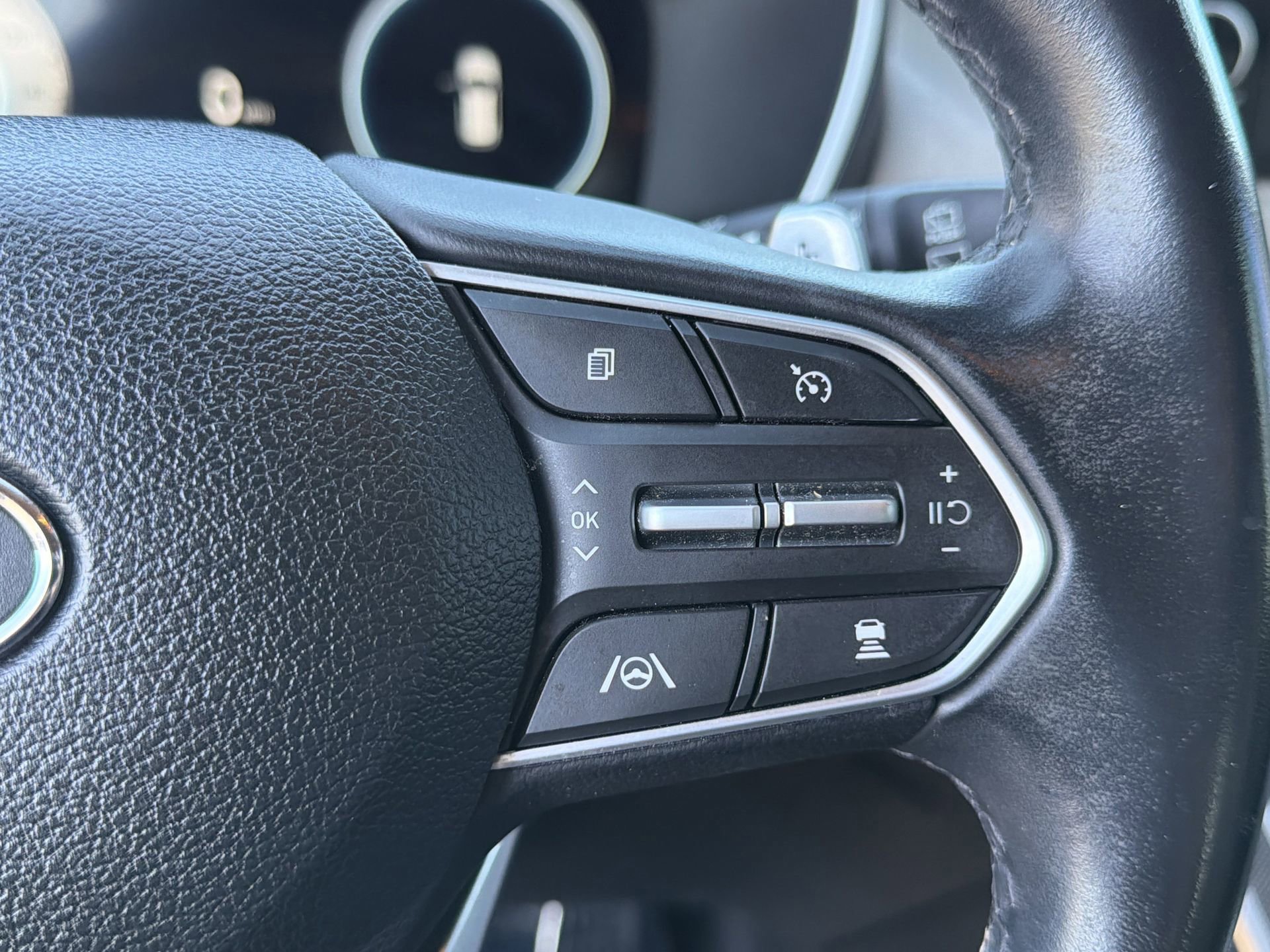 Used 2022 Hyundai Santa Fe SEL w/ Convenience Package image 18