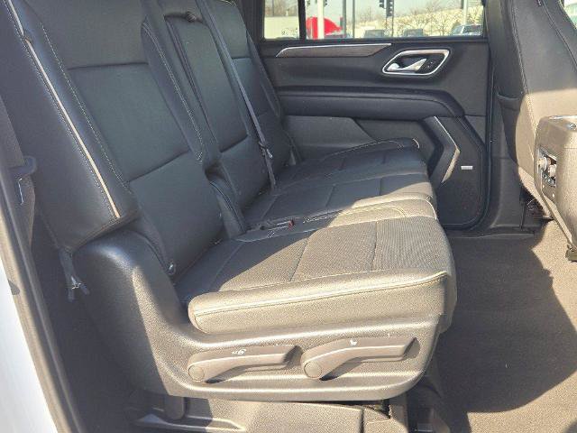 Used 2024 Chevrolet Suburban Premier AWD/4WD image 9