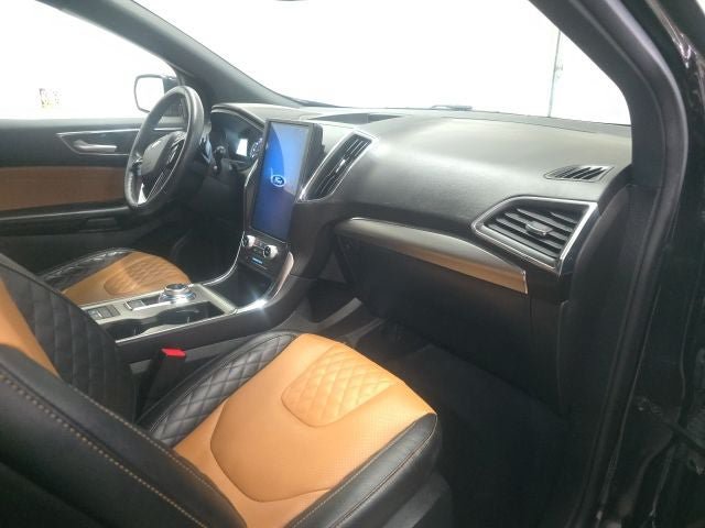 Certified 2023 Ford Edge Titanium w/ Equipment Group 301A AWD/4WD image 4