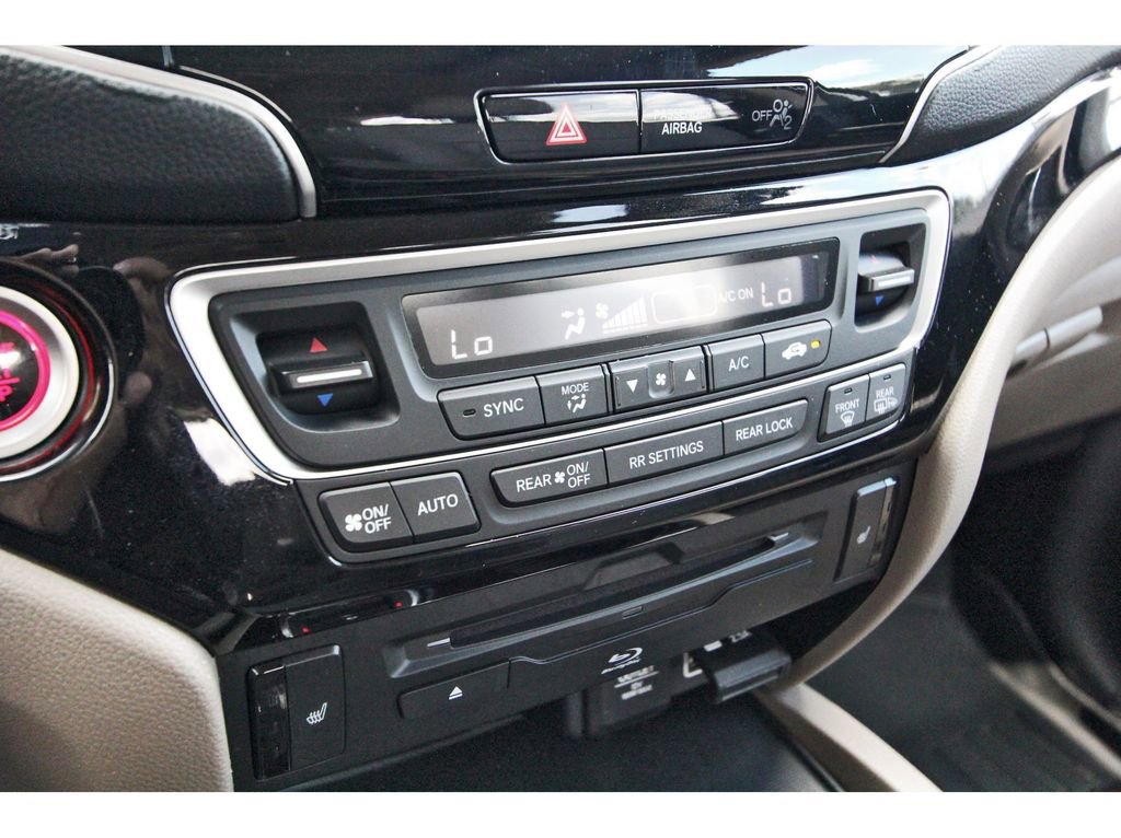 Used 2022 Honda Pilot Touring image 28