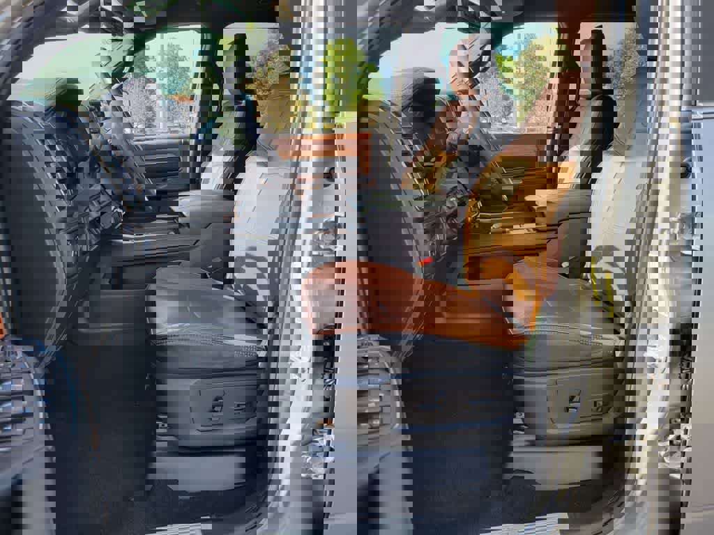 Used 2023 RAM 3500 Limited image 13