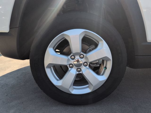 Used 2020 Jeep Compass Latitude w/ Cold Weather Group AWD/4WD image 12