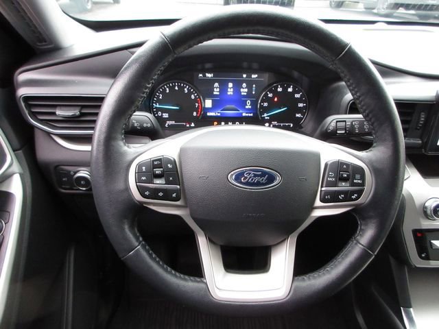 Certified 2022 Ford Explorer XLT w/ Equipment Group 202A image 15