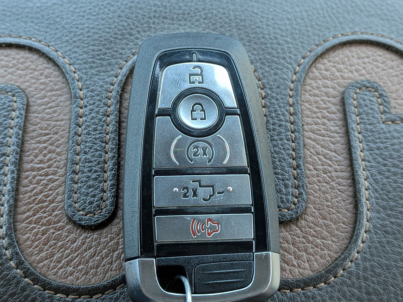 Certified 2023 Ford F350 King Ranch w/ FX4 Off-Road Package image 32