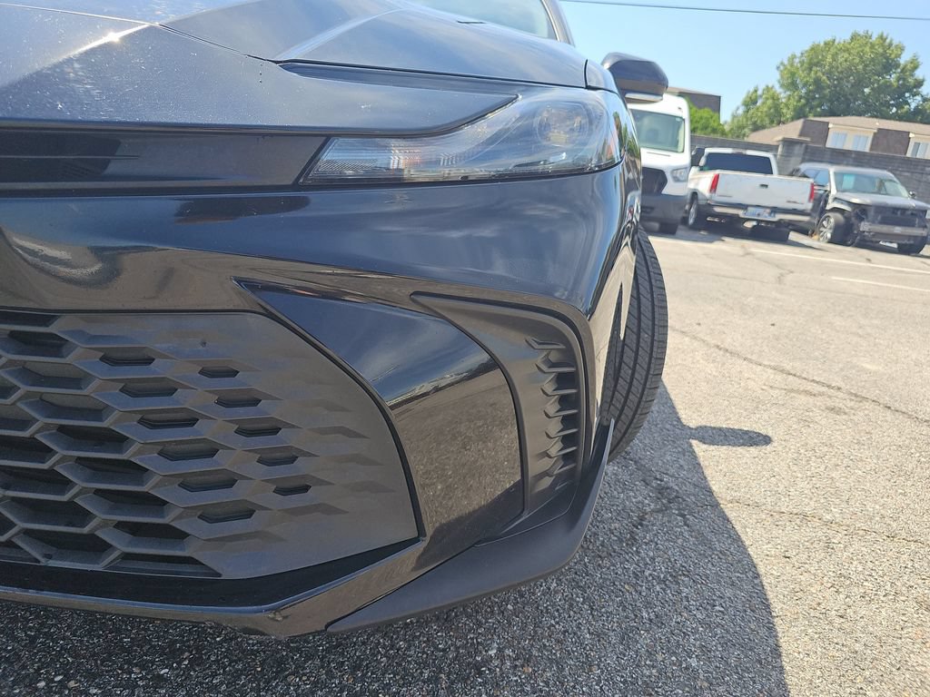 Used 2025 Toyota Camry SE FWD image 30