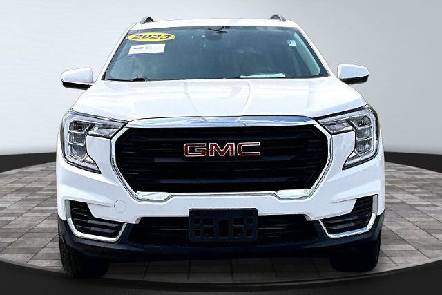 Used 2023 GMC Terrain SLE w/ Driver Convenience Package AWD/4WD image 3