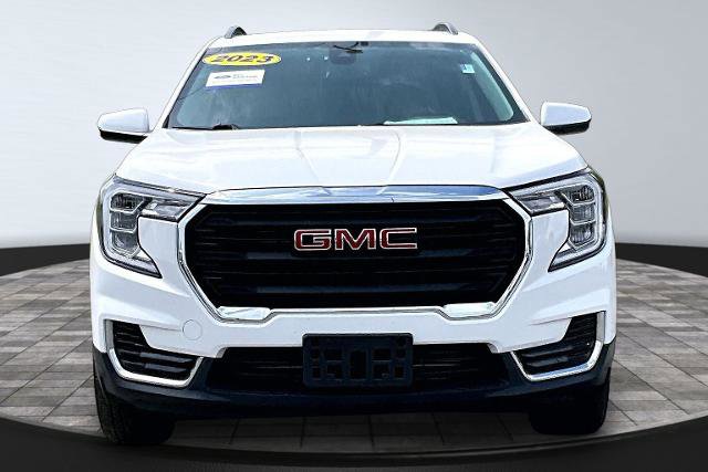 Used 2023 GMC Terrain SLE w/ Driver Convenience Package AWD/4WD image 3