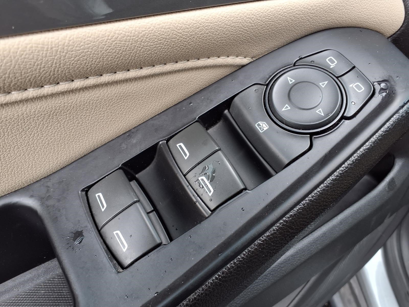 Used 2023 Chevrolet Traverse LS FWD image 15