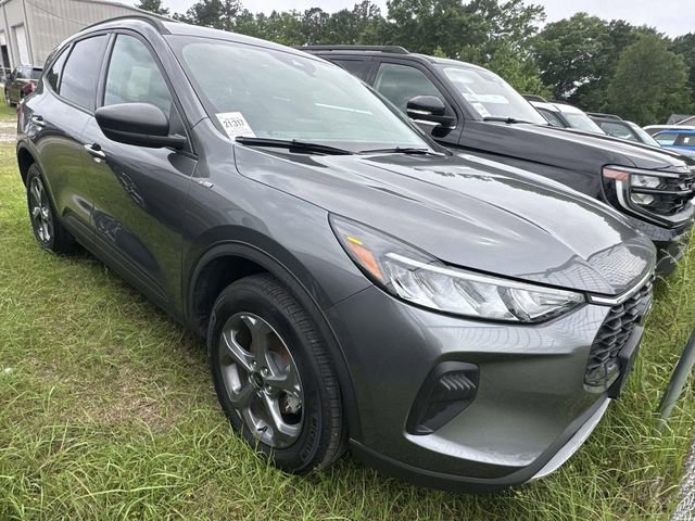 Certified 2025 Ford Escape ST-Line AWD/4WD image 13