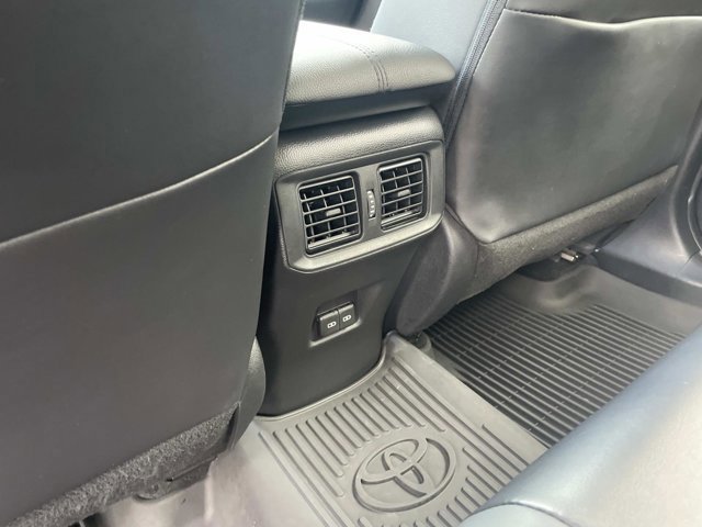 Used 2022 Toyota RAV4 XLE Premium image 14