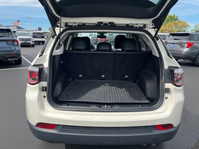 Used 2019 Jeep Compass Latitude AWD/4WD image 26