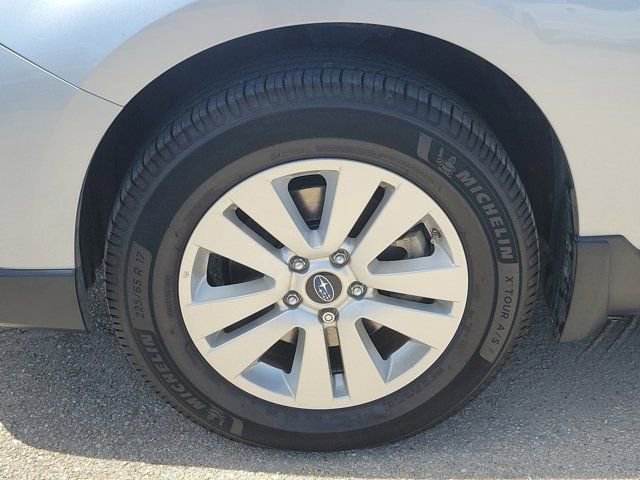 Used 2019 Subaru Outback 2.5i Premium AWD/4WD image 8