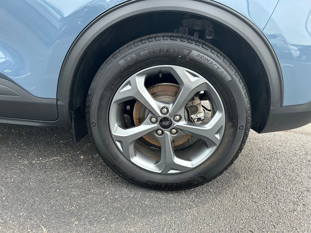Certified 2025 Ford Escape ST-Line FWD image 14