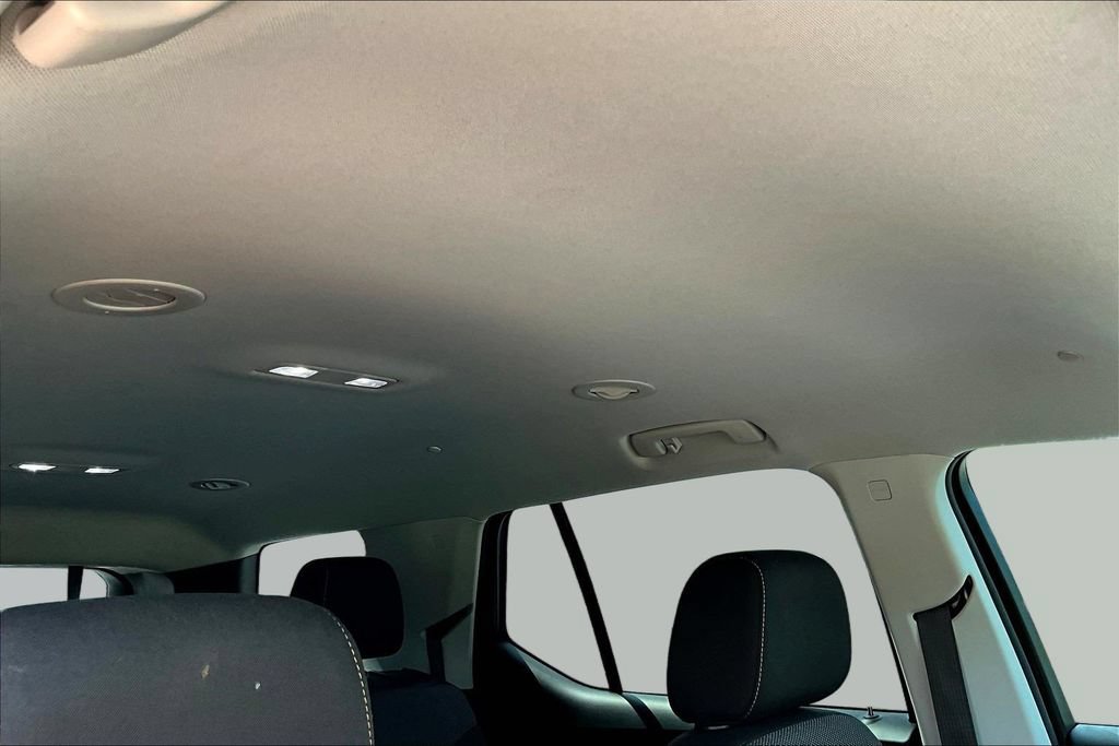 Used 2021 Chevrolet Traverse LS FWD image 30