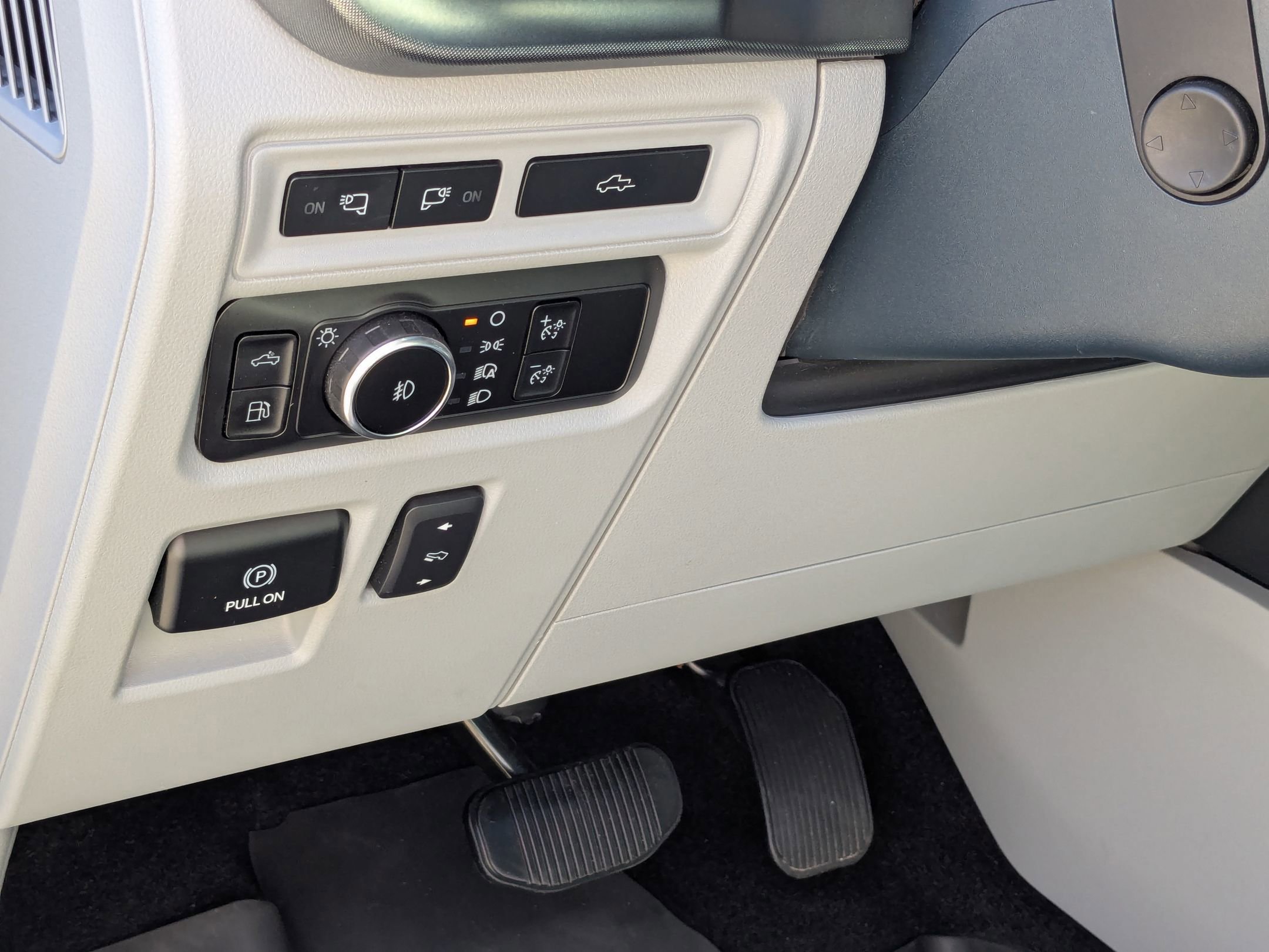 Certified 2023 Ford F150 Limited image 19