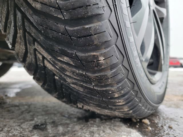 Used 2020 Chevrolet Equinox LT w/ Sport Edition image 18