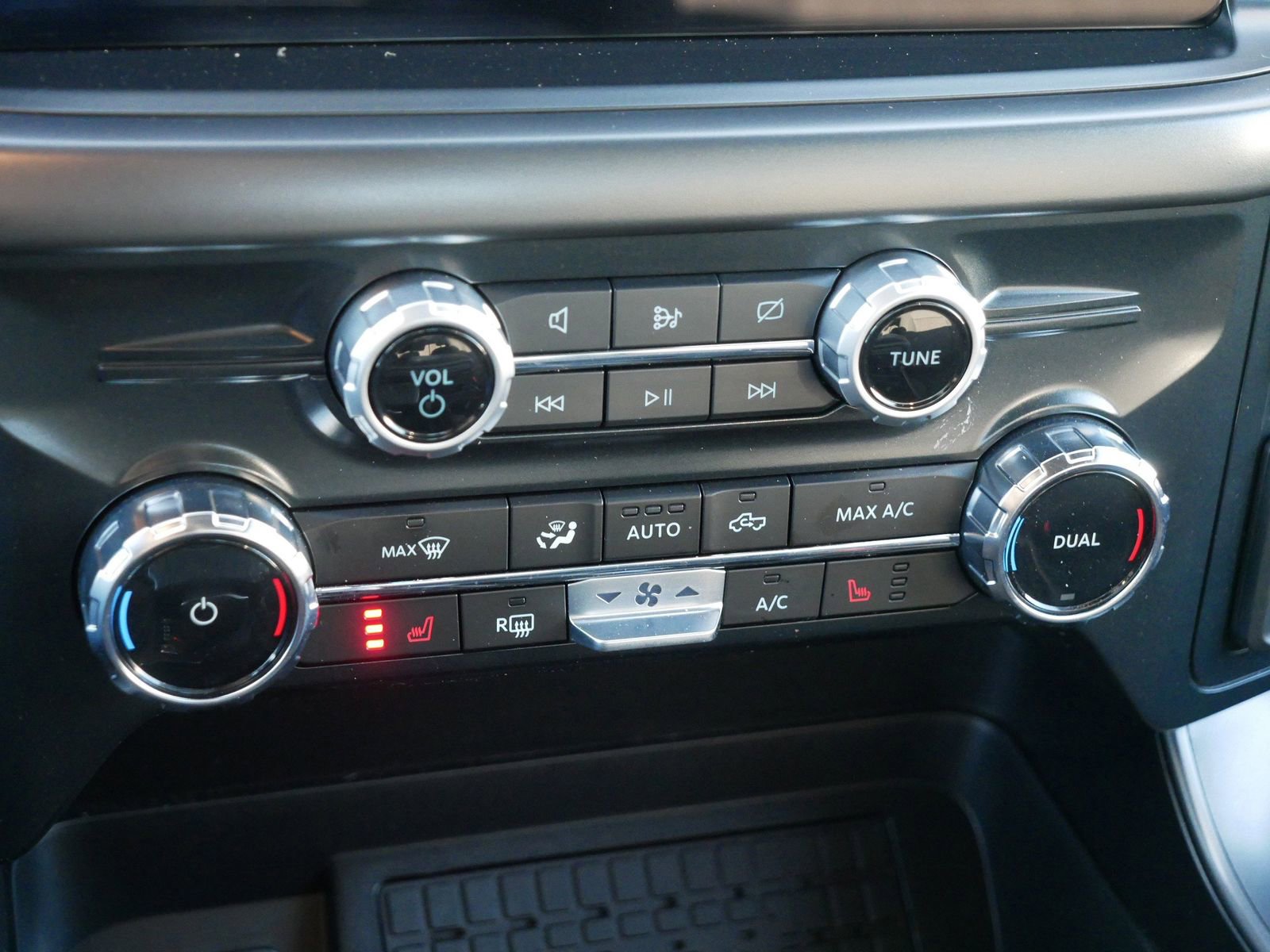 Certified 2024 Ford F150 XLT w/ Equipment Group 302A MID image 27