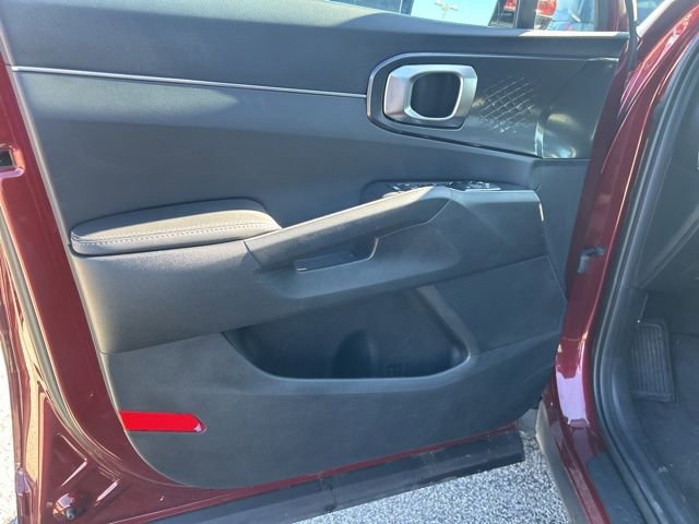 Used 2025 Kia Sorento S FWD image 11