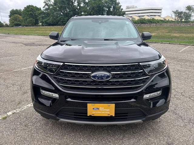 Certified 2023 Ford Explorer XLT w/ Equipment Group 202A AWD/4WD image 3