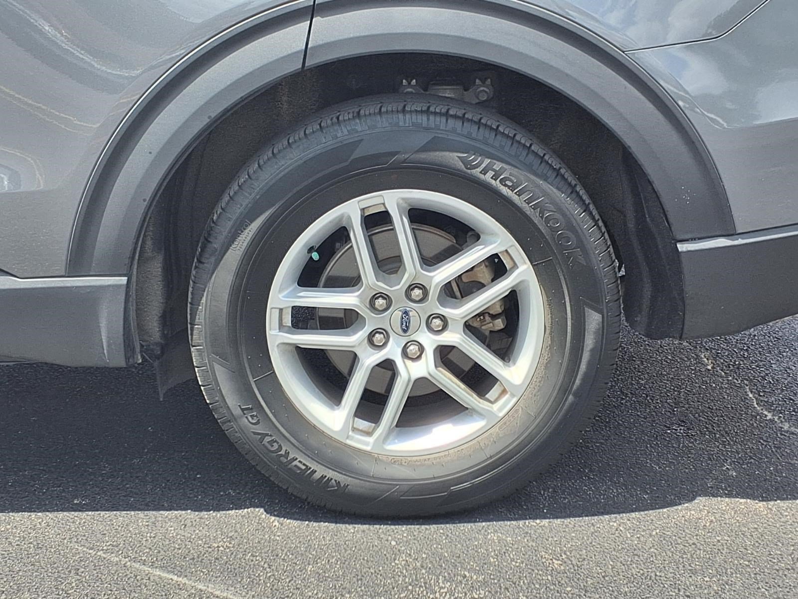 Certified 2025 Ford Explorer Active w/ Active Comfort Package RWD image 10