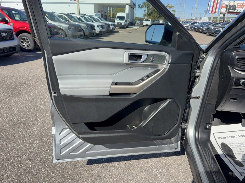 Certified 2023 Ford Explorer XLT w/ Equipment Group 202A image 8