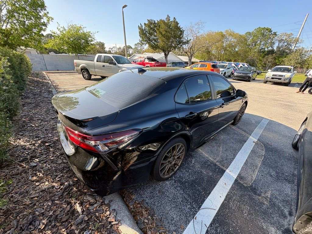 Used 2024 Toyota Camry SE w/ Convenience Package image 5