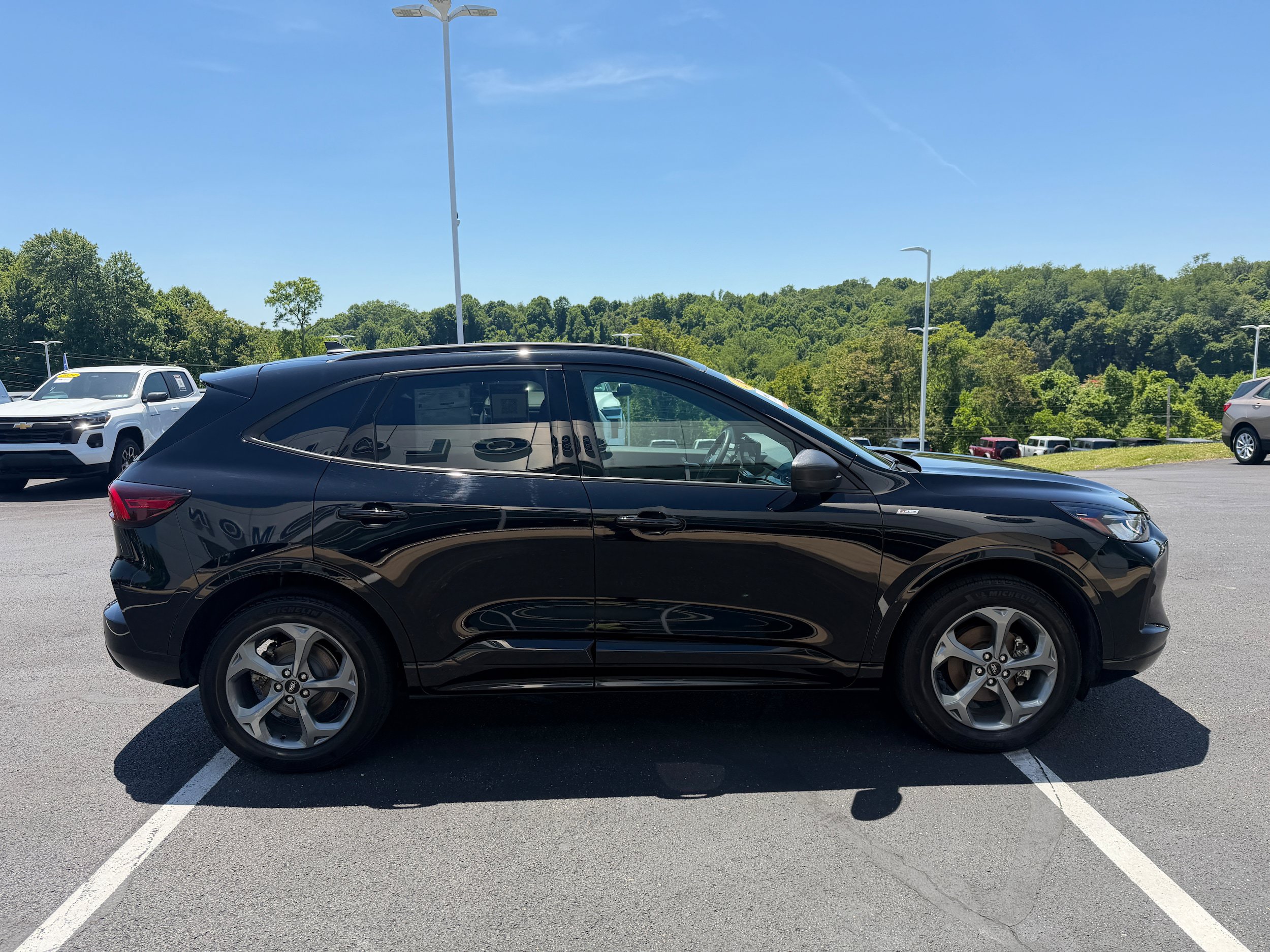 Certified 2023 Ford Escape ST-Line w/ Tech Pack #1 AWD/4WD image 5