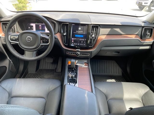 Used 2024 Volvo XC60 B5 Plus AWD/4WD image 11