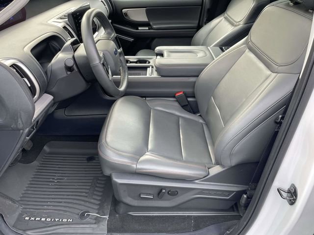 Certified 2025 Ford Expedition Active image 21