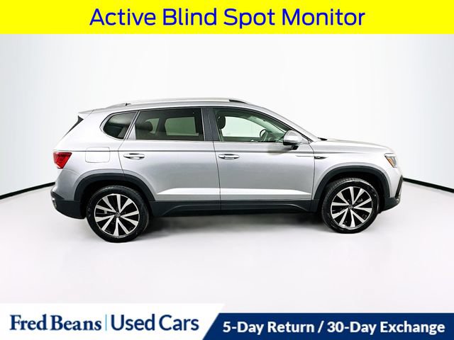 Used 2023 Volkswagen Taos SE w/ Panoramic Sunroof Package AWD/4WD image 10