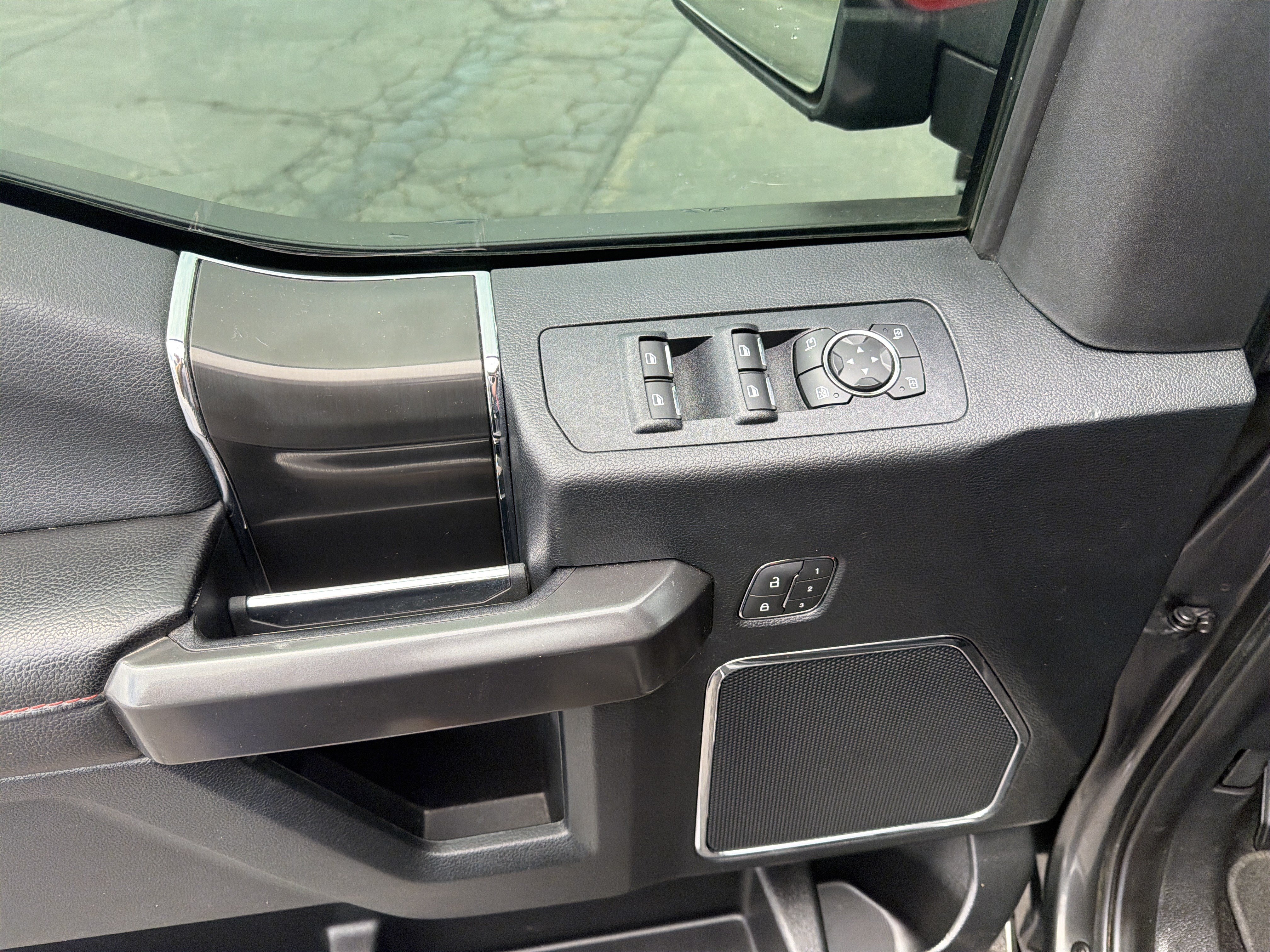 Certified 2019 Ford F150 Lariat w/ Equipment Group 502A Luxury AWD/4WD image 25