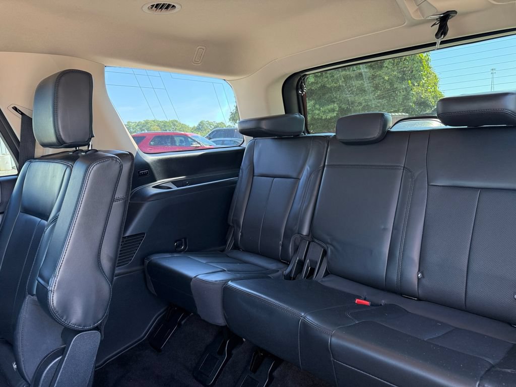 Certified 2022 Ford Expedition XLT RWD image 17