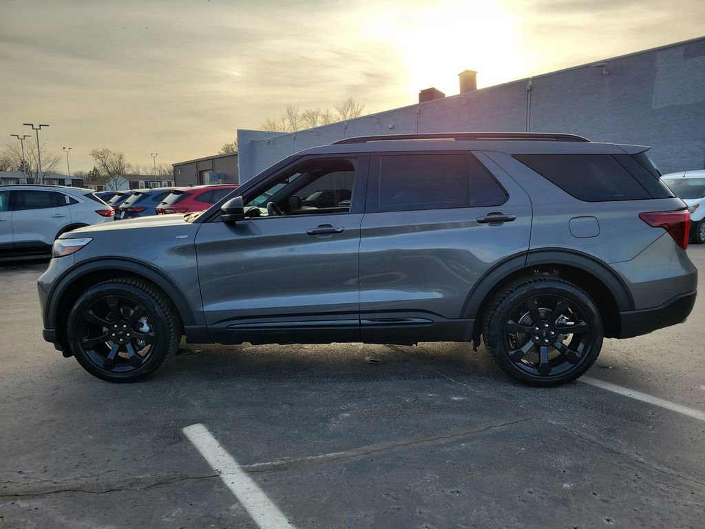 Certified 2023 Ford Explorer ST-Line w/ Class IV Trailer Tow Package image 2