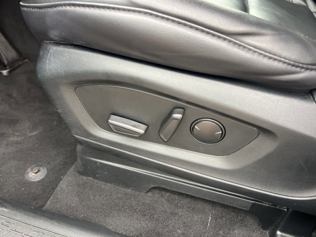 Certified 2022 Ford Explorer XLT w/ Equipment Group 202A image 19