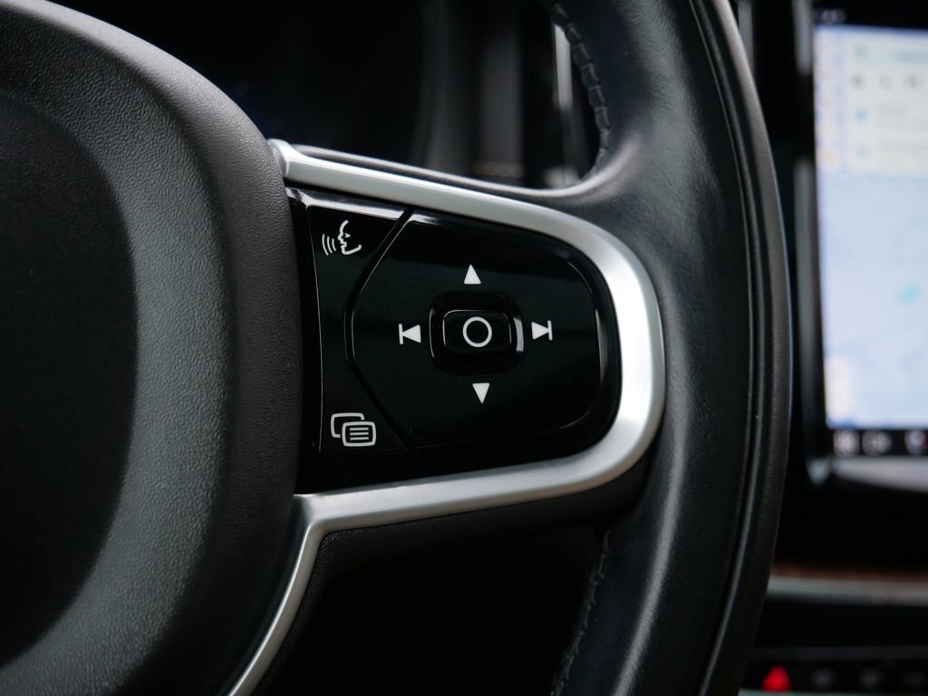 Used 2022 Volvo XC60 T8 Inscription w/ Advanced Package image 18