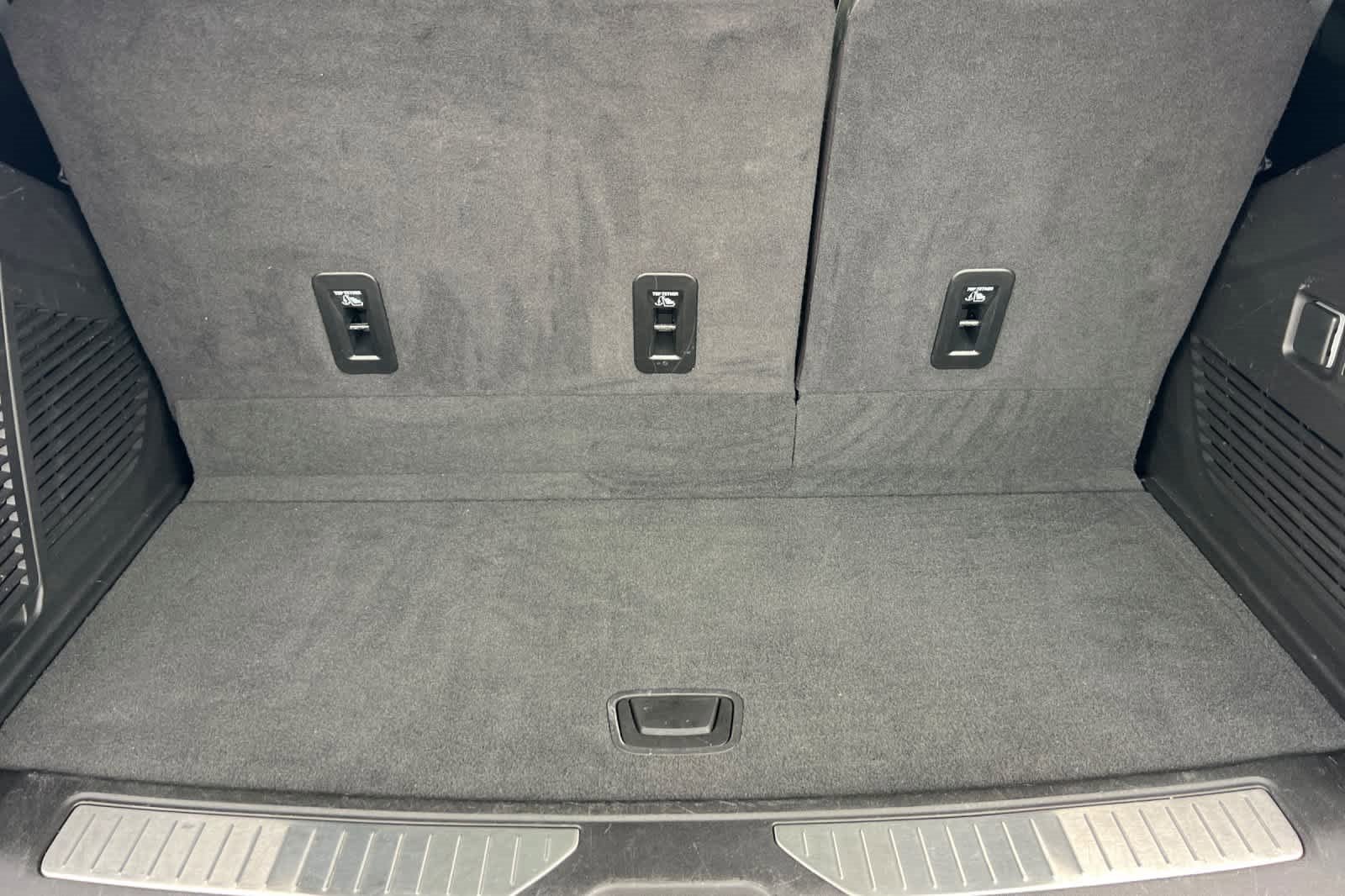 Used 2024 Chevrolet Tahoe Z71 w/ Luxury Package image 17